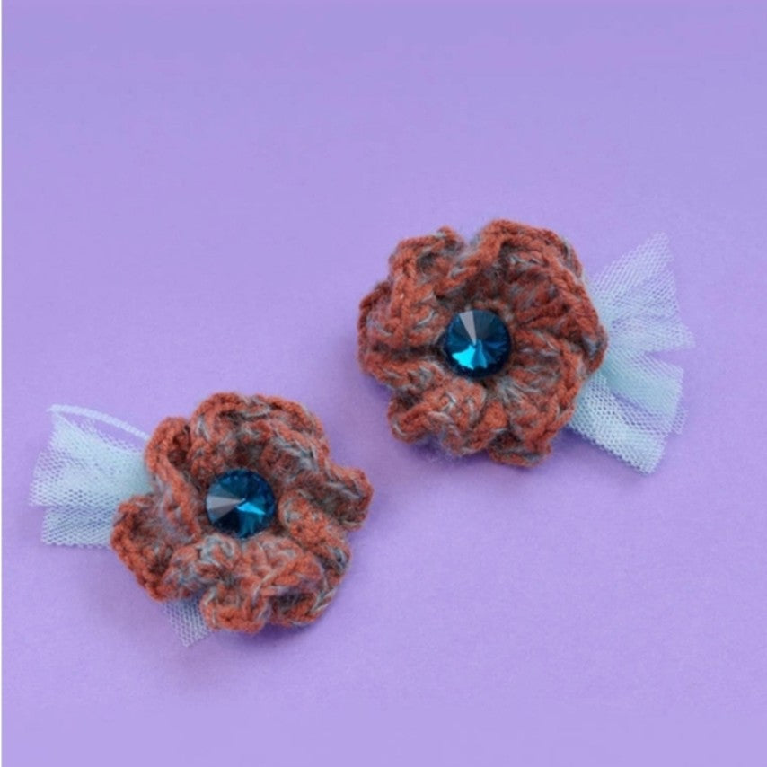 Maple bow hair pin