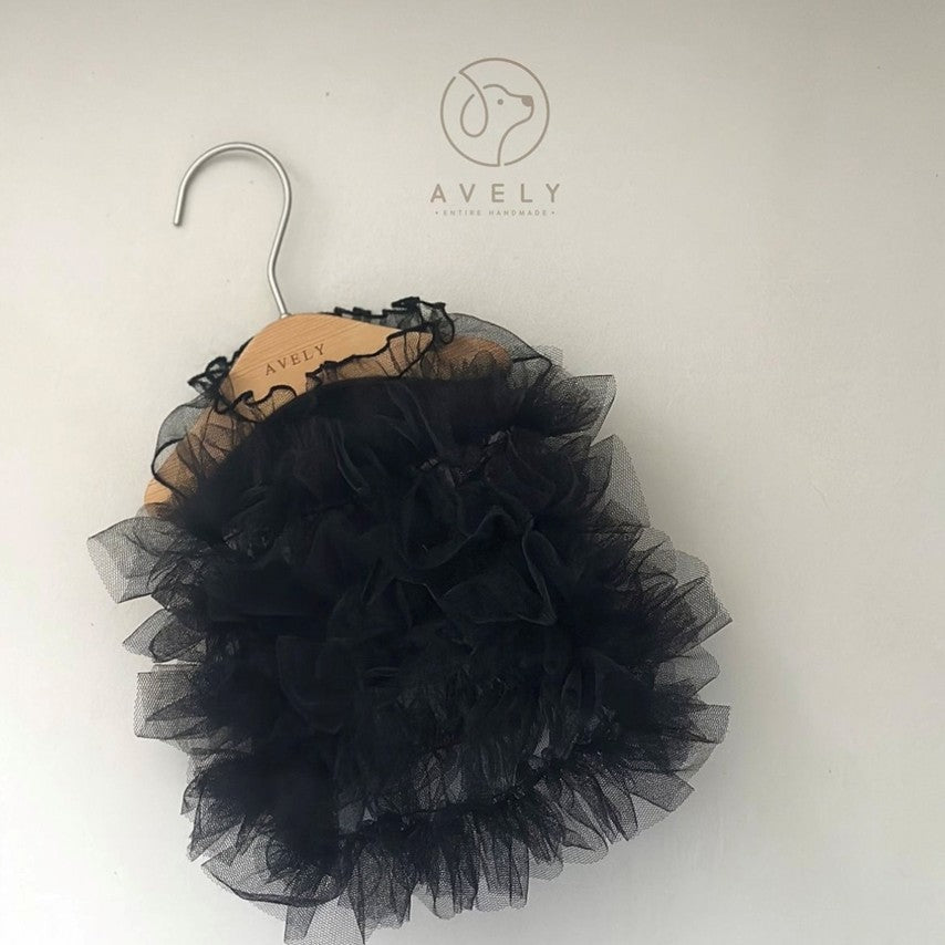 Avely (SM) Black Frill
