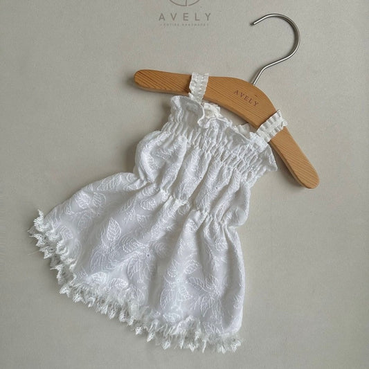 Avely (SM) White Leaf