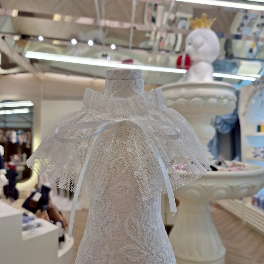 Avely white lace ribbon collar