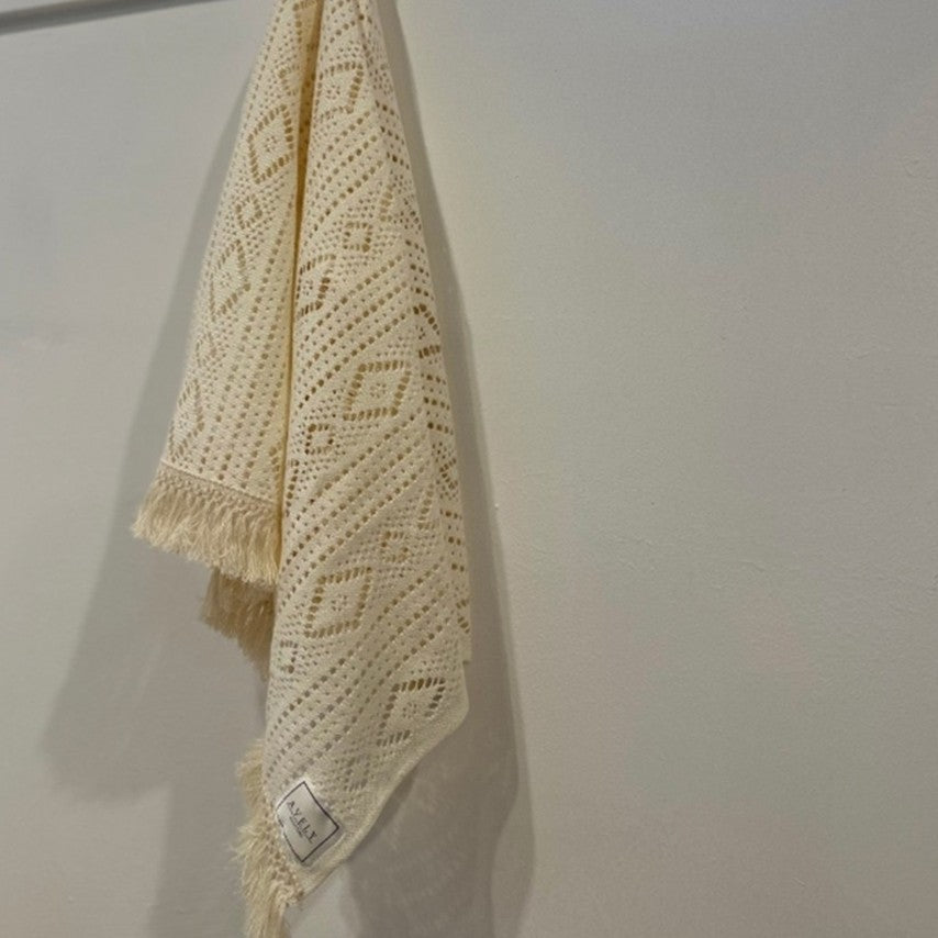 Avely Ivory Blanket (Free Size)