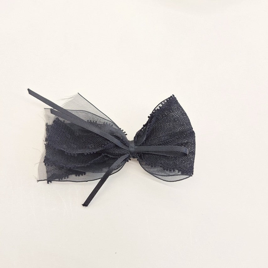 Avely Lace Bow White and Black