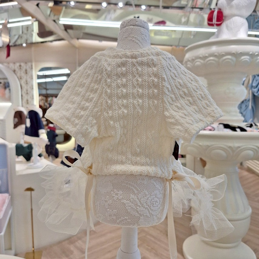 Avely (M)White Twist knit
